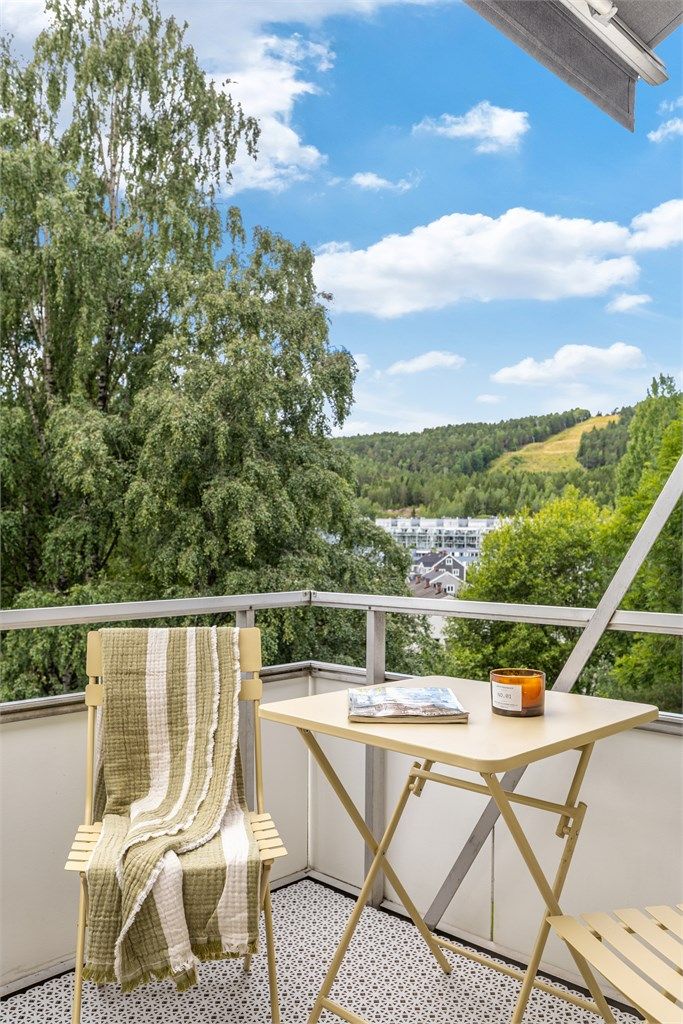 Alpinanlegget har bakker for både store og små. Hyppig preparering og lite folk i bakken, gir ofte nydelige skiforhold og til og med mulighet for pudderkjøring på de beste vinterdagene
