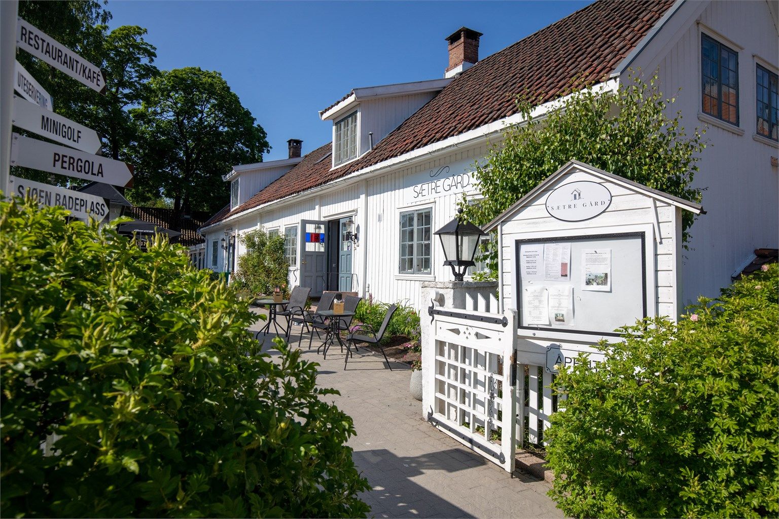 Sætre gård med blant annet restaurant/kafé med servering
