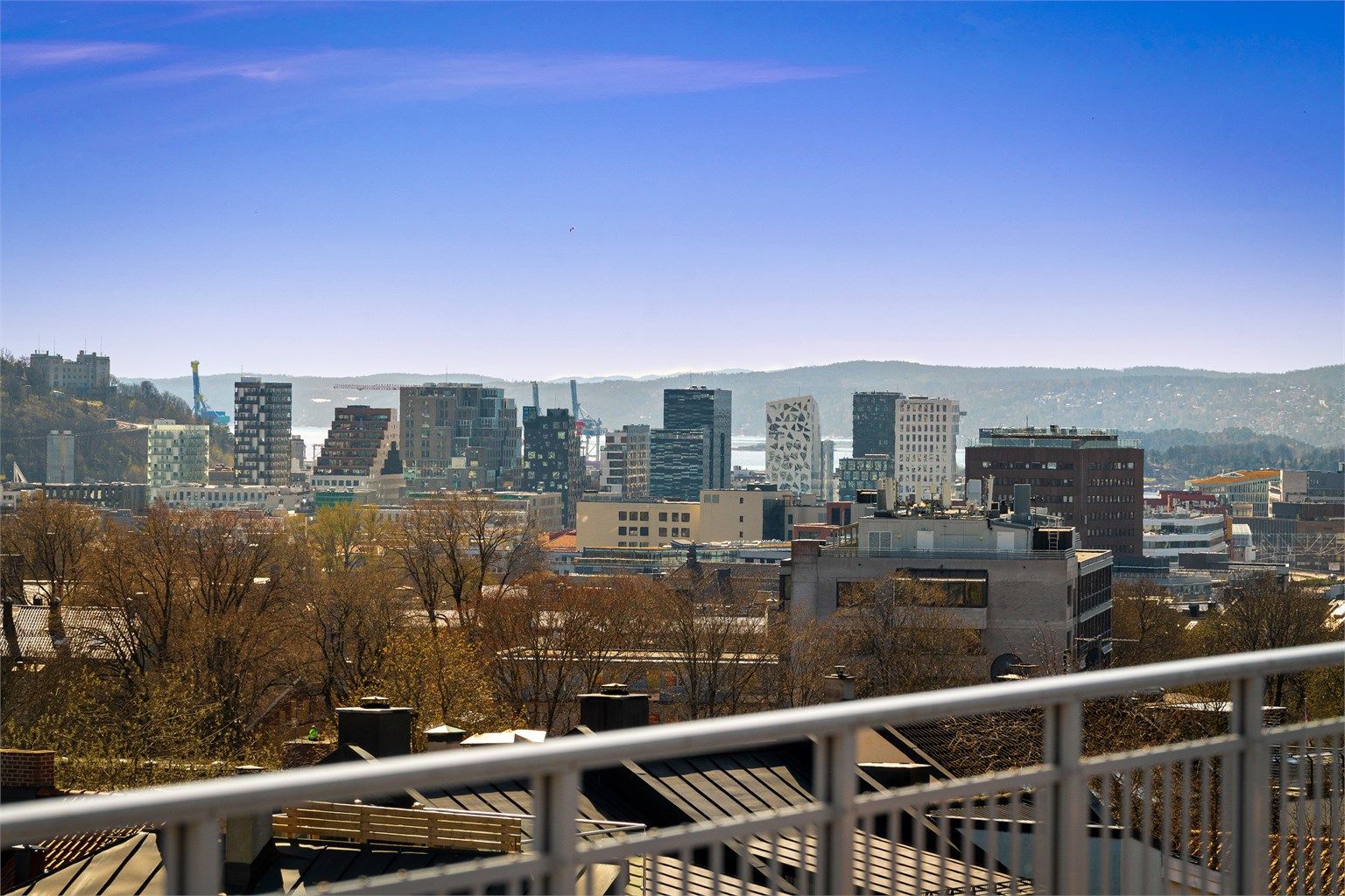 Beliggenheten på Rodeløkka gir kort vei til alt Oslo har å by på, med Carl Berners plass kun 5 minutter unna.