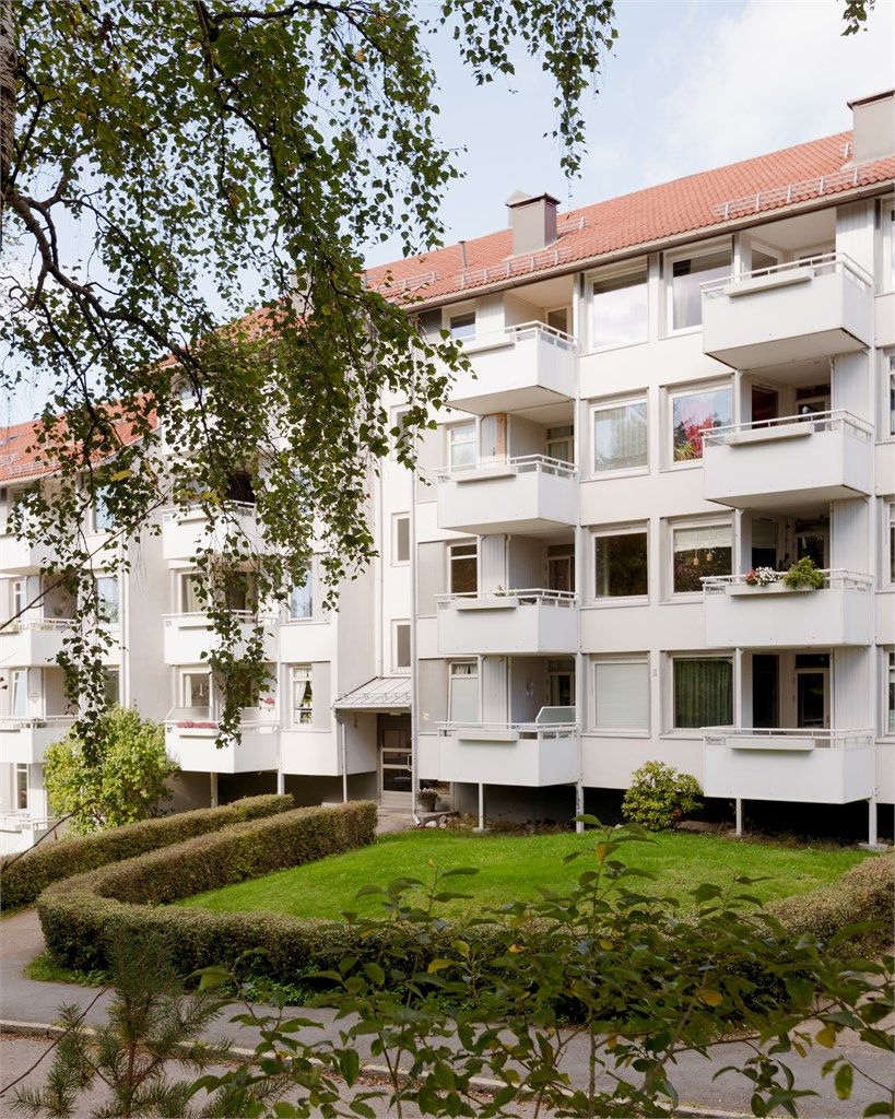 De lune fellesarealene og den grønne rammen rundt blokka gir et innbydende møte med hjemmet ditt hver eneste dag.