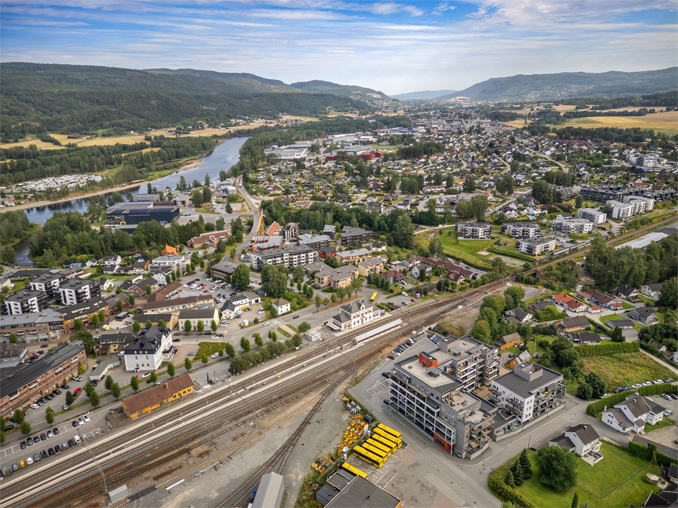 Kort gangavstand til nærmeste matbutikk Hokksund sentrum med flere servicetilbud 
