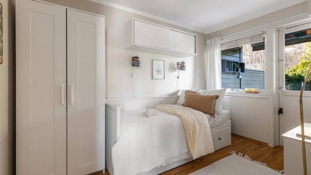 De andre soverommene passer god som gjesterom, barnerom eller kontor.