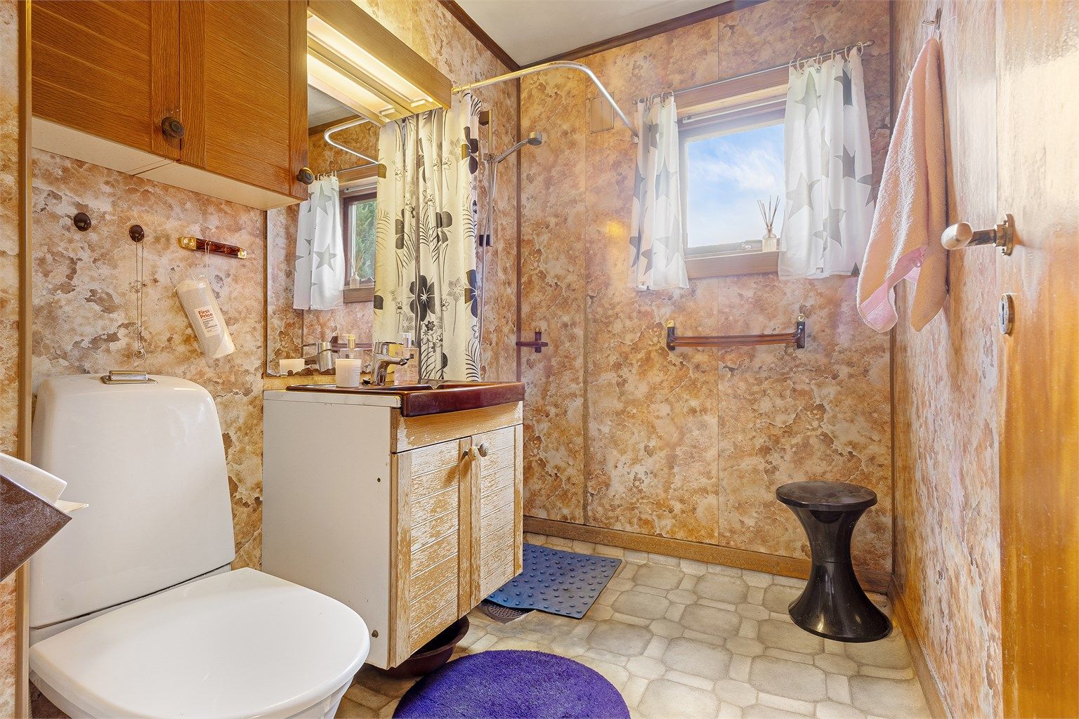 Badet er fra byggeår og har etter en helhetsvurdering fått tilstandsgrad 3. 