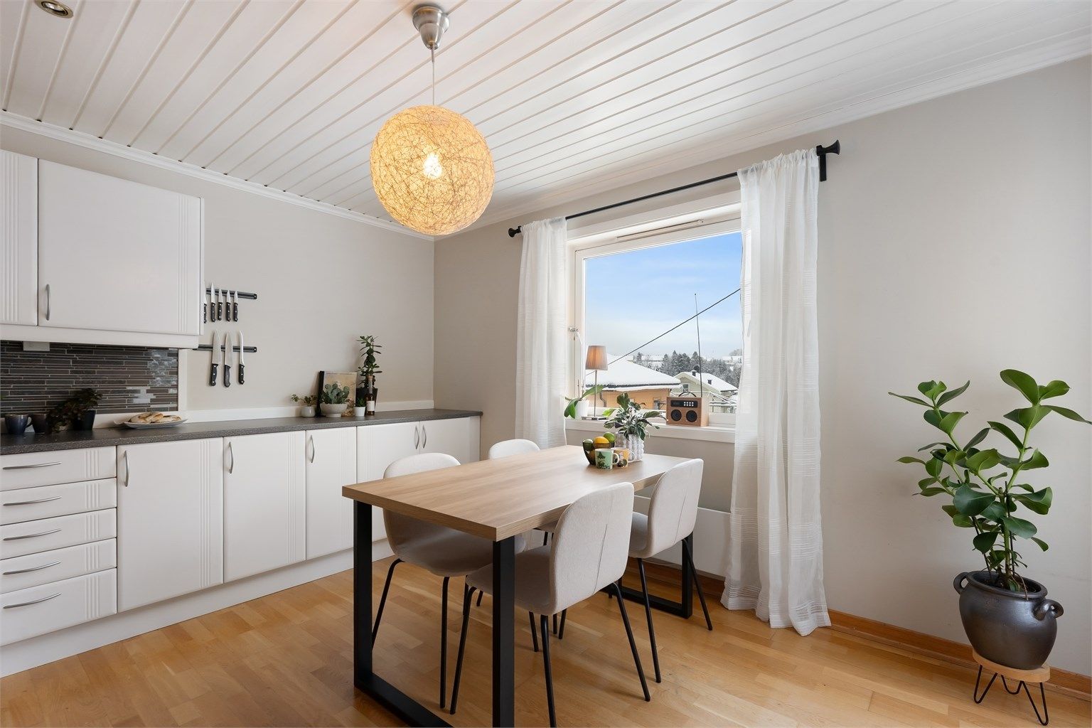 Vannrør til kjøkkenet ble fornyet i 2025 med et moderne rør-i-rør system.