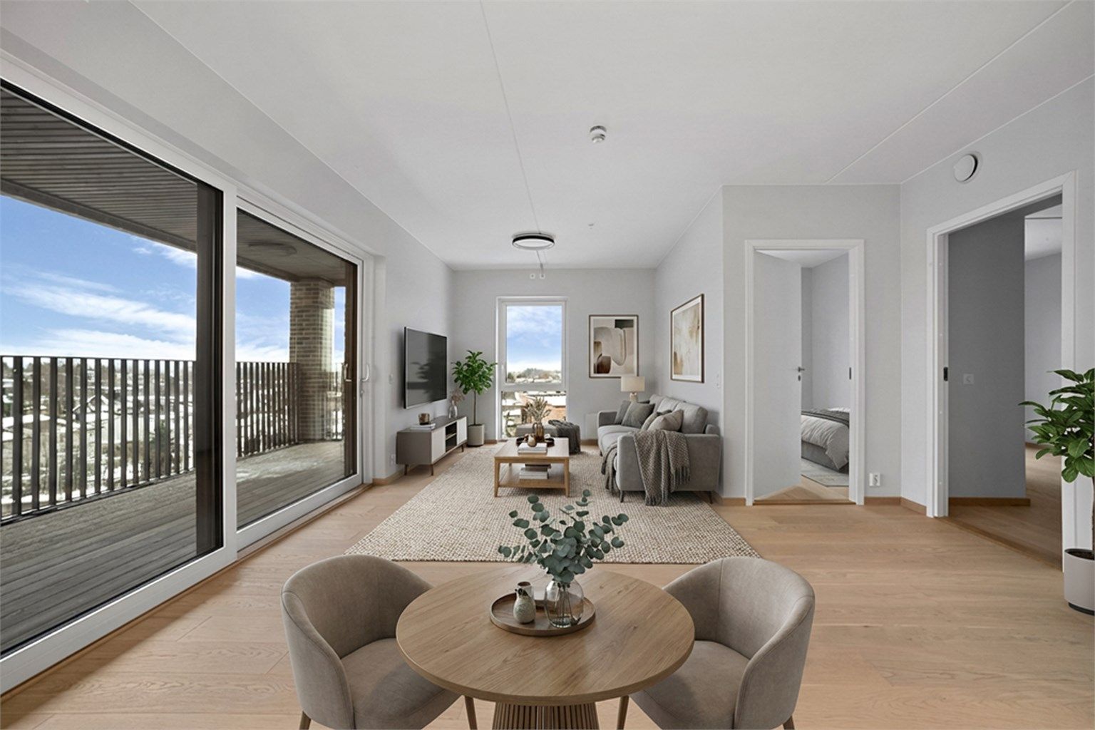 God plass til sofa, spisestue og tilhørende møblement. 