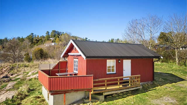 Frittstående sjøbod på 28 kvm som er isolert.