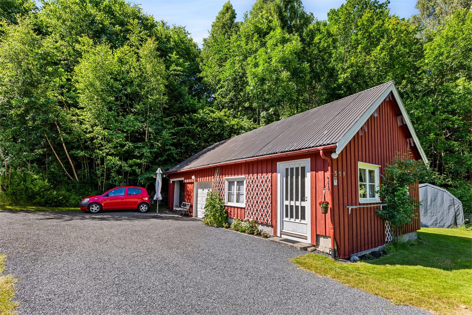 Frittliggende bygg med garasje, verksted, anneks og loft