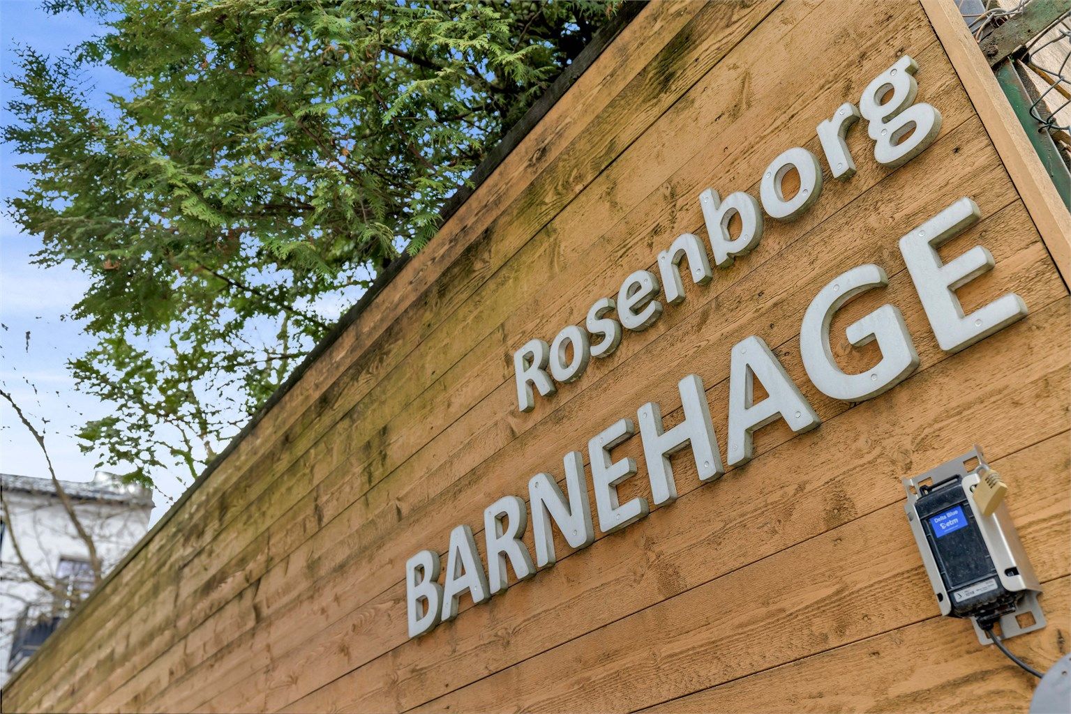 Rosenborg barnehage ligger kun et steinkast fra leiligheten