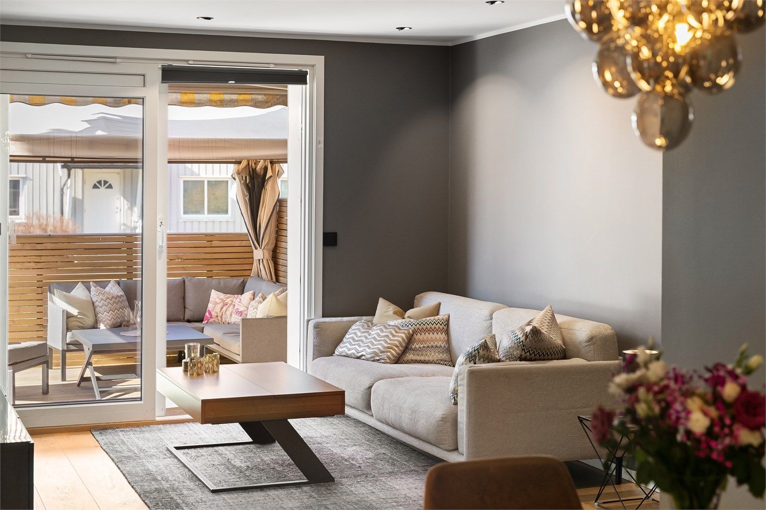 Lekker og strøken 3-roms med herlig syd-vestvendt uteplass og felles hage. Foto: Zovenfra AS