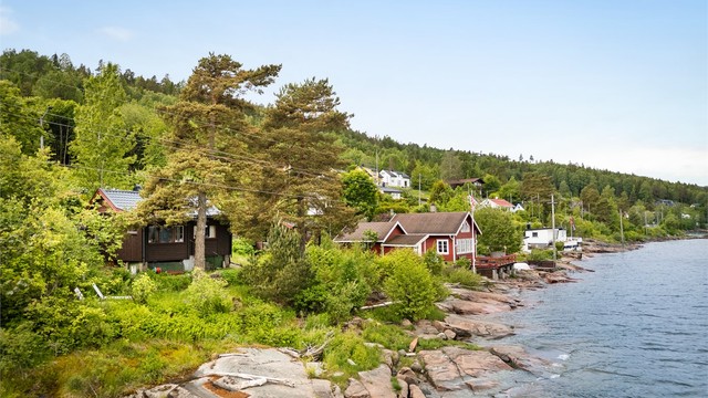 Eiendommen ligger idyllisk til ved Drammensfjorden. Fotograf: Stine Prøitz Jørgensen