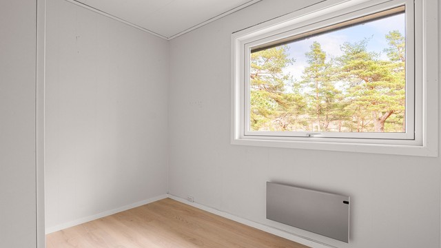 Dette og tilstøtende soverom er begge på ca. 8 kvm.