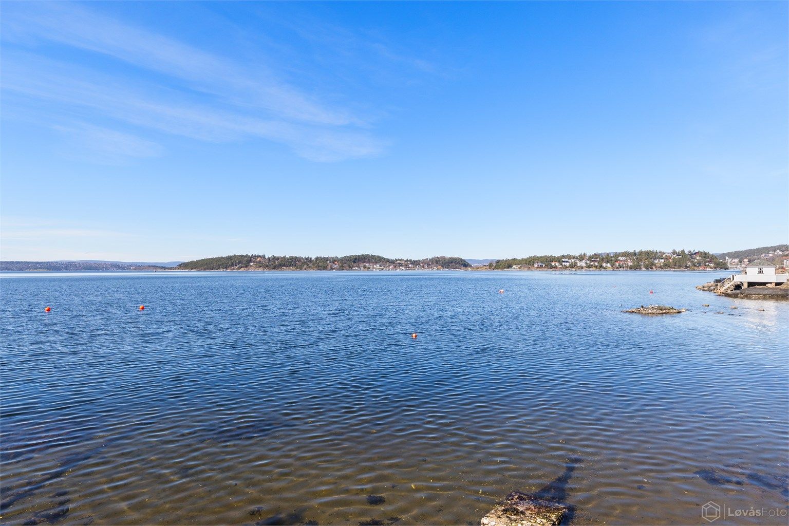Nærheten til sjøen gir unike muligheter for rekreasjon og badeliv.