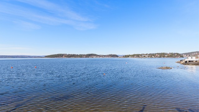 Nærheten til sjøen gir unike muligheter for rekreasjon og badeliv.