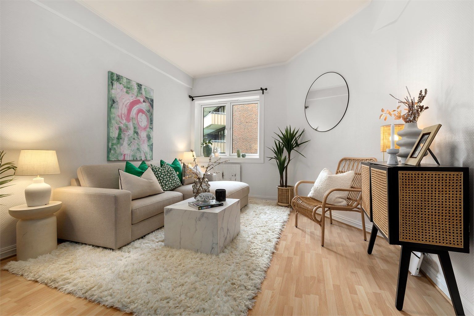 Her får du en super sentral beliggenhet med grønne omgivelser rett utenfor døren