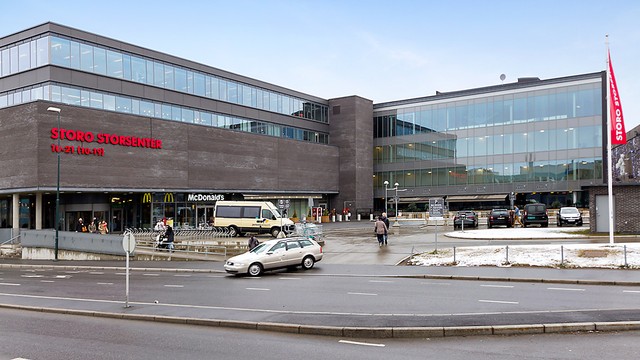 Storo senteret ligger ca. 1,8 km nord.