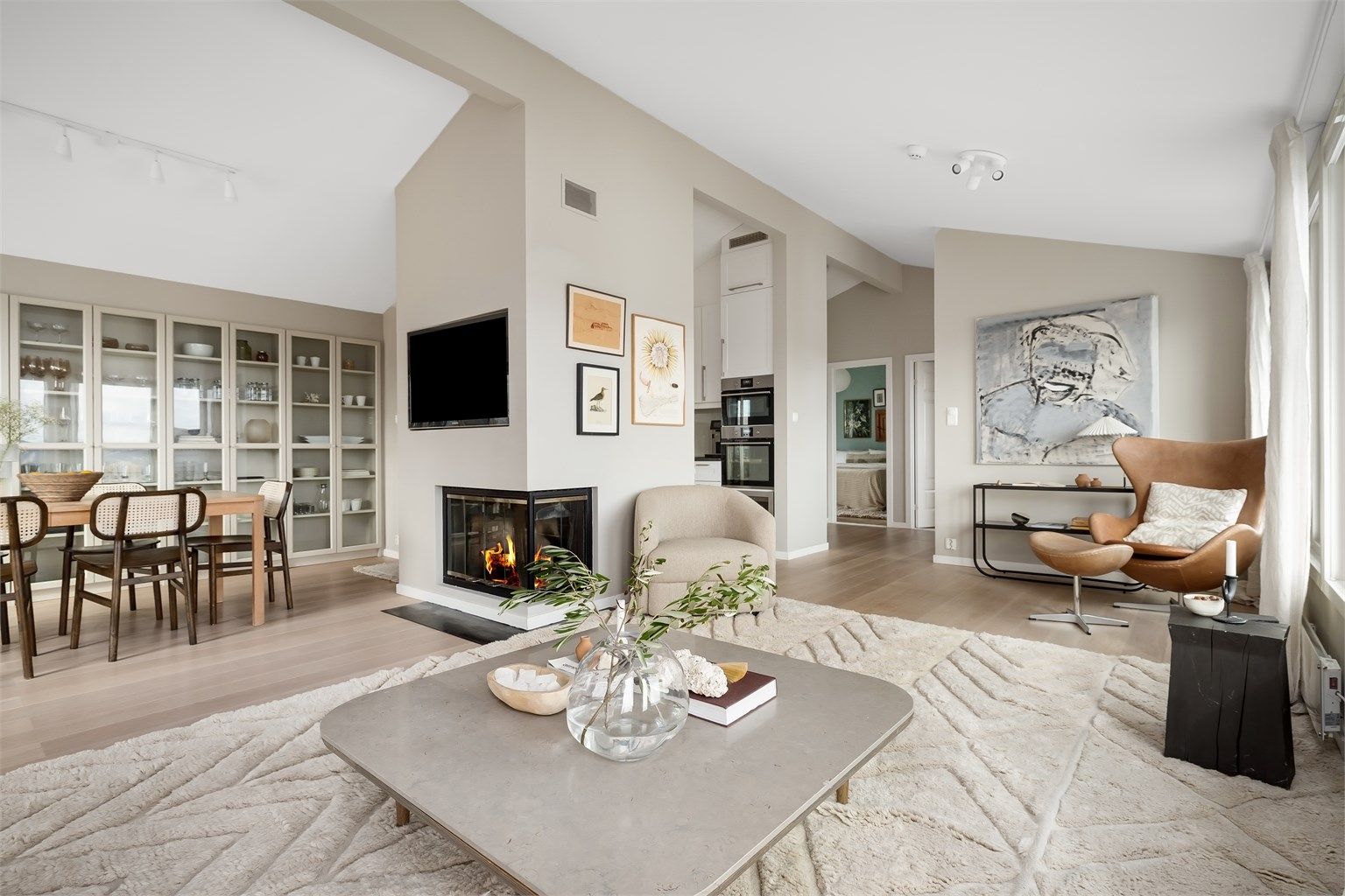 Flott og moderne enebolig, beliggende i et meget attraktivt boligområde på Årvoll