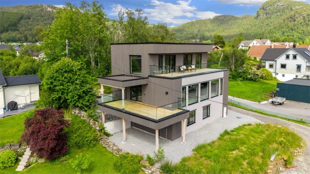 Velkommen til Dagerskrybba 16 på Emblem presentert av Krogsveen v/Eiendomsmegler/Partner Marit Stuen Aursnes