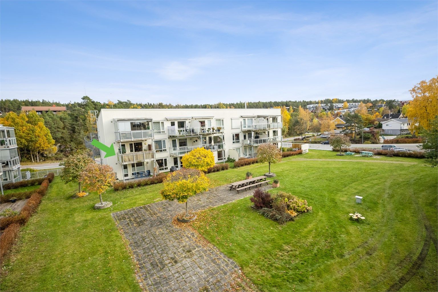 Velkommen til Bjørnemyrveien 1J! Se 360 video av leiligheten her: https://my.matterport.com/show/?m=AabnatpjzwK 