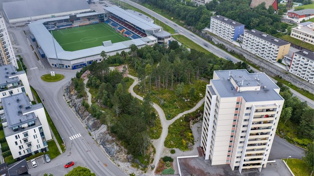 Color Line Stadion og Sparebanken Møre Arena ligger kun 500 meter unna.