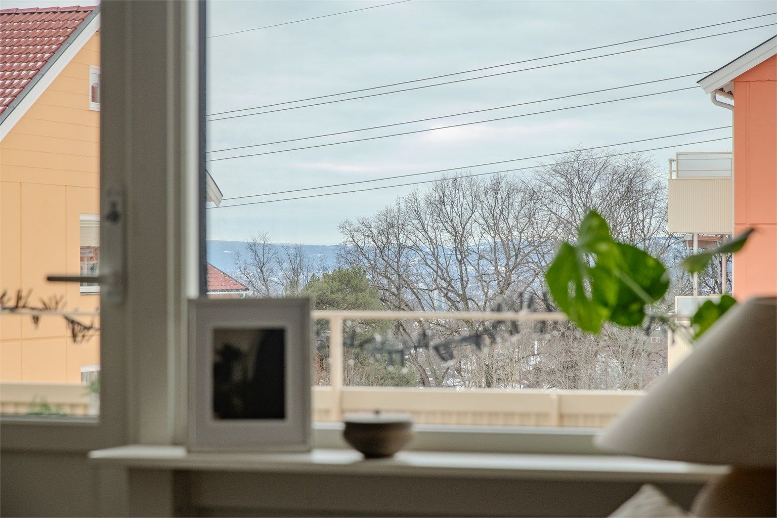 Leiligheten er tilknyttet Tonsenjordet borettslag, som er et svært populært og barnevennlig borettslag.