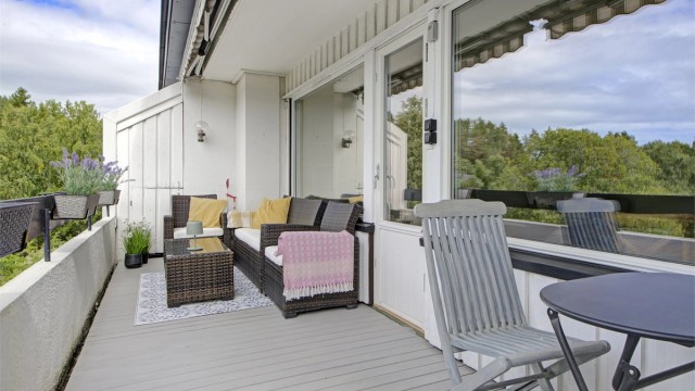 Balkong - god plass til utemøblering, grill, etc.