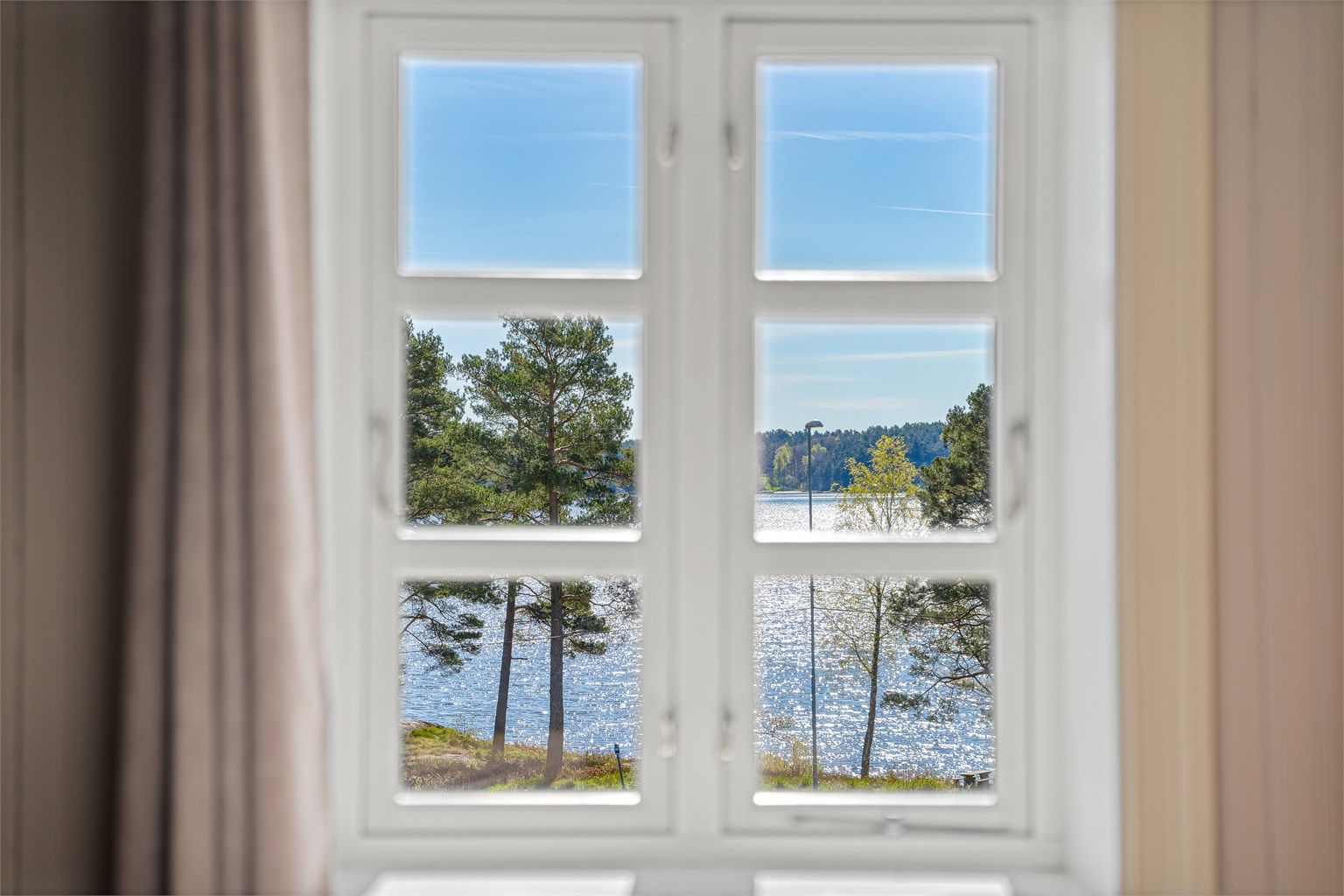 Utsikten mot fjorden.
