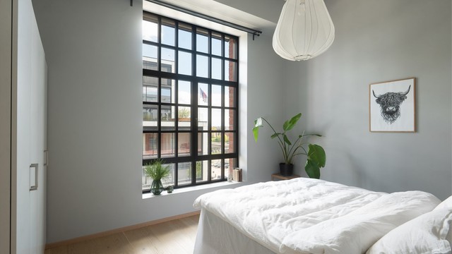 Rommet har fleksibel innredningsmulighet med plass til både garderobe og arbeidsplass.