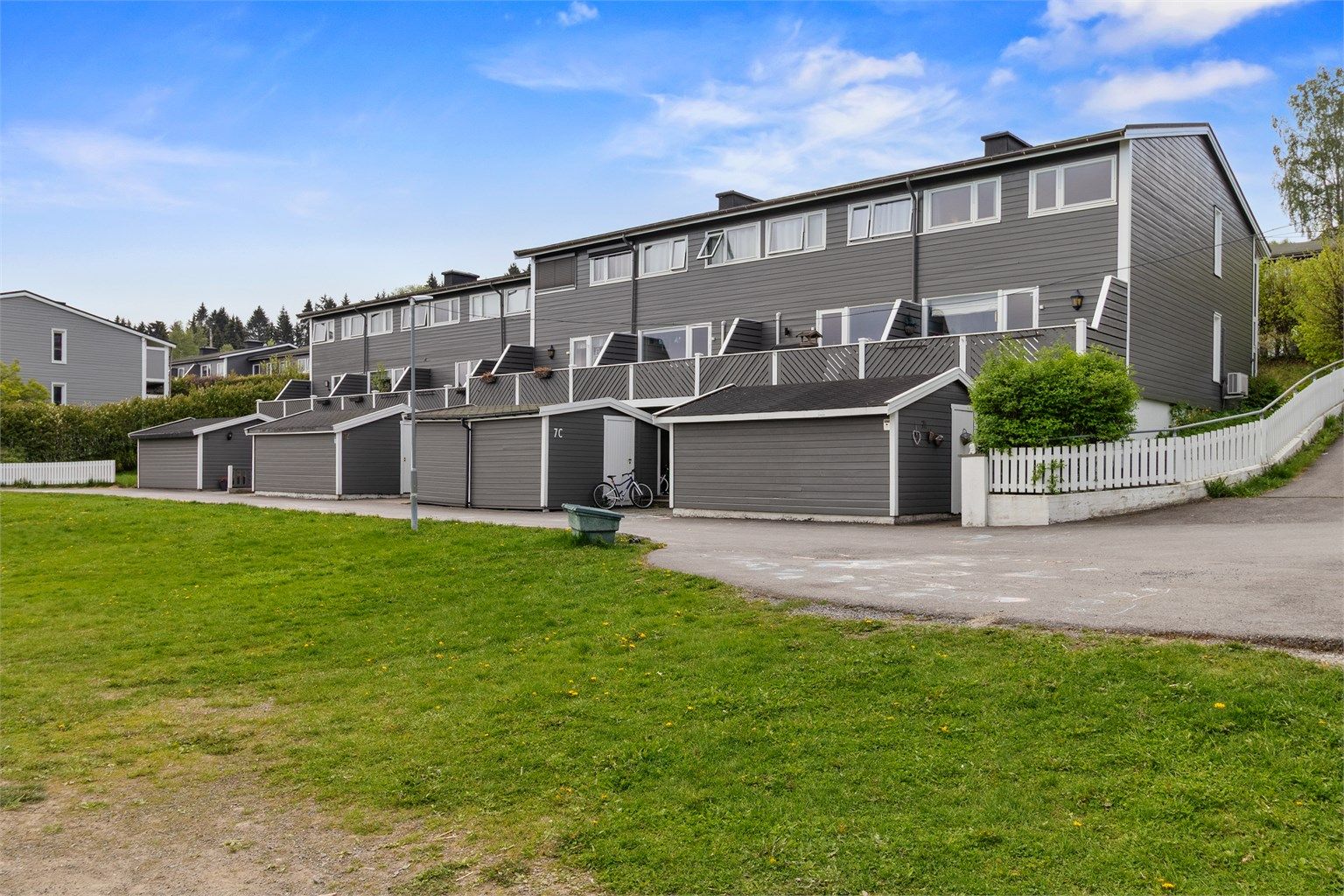 Eiendomsmegler Krogsveen v/Idriss Eliassy ønsker velkommen til Sundkroken 7A