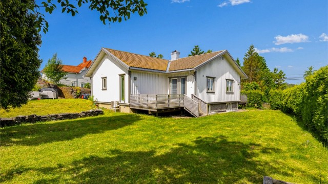 Sentral og skjermet enebolig i Porsgrunn med gangavstand til sentrum, skoler og turområder