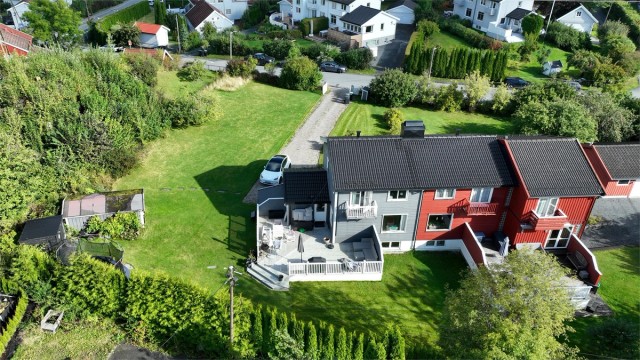 Velkommen til Dyrefaret 16 på Hosle - Foto: Z Ovenfra AS