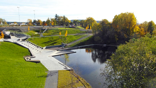 Grorudparken er et grønt og innbydende rekreasjonsområde med flotte turstier, lekeplasser og hyggelige oppholdsarealer for hele familien.