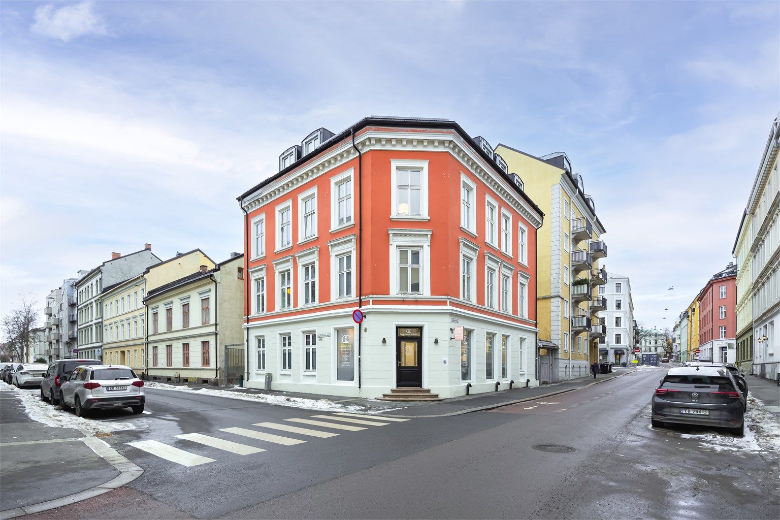 Den sentrale beliggenheten på Majorstuen har nærhet til et komplett servicetilbud, dagligvare, restauranter og god offentlig kommunikasjon. 