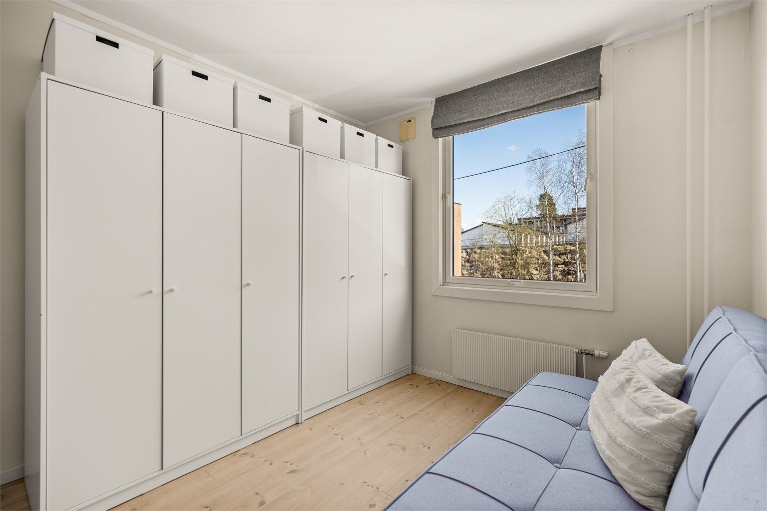 Det andre soverommet har god plass til garderobeskap og egner seg godt som barnerom, gjesterom eller kontor.