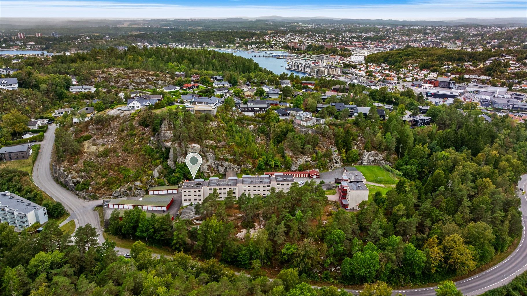 Etablert boområde på Kamfjordåsen med kort vei til Indre Havn og sentrum.
Foto: [Fotograf eller fotofirma]