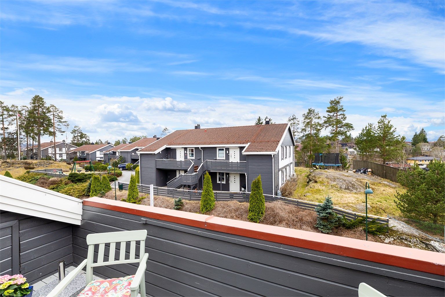 Området er et flott utgangspunkt for turer i Lillomarka, med et omfattende nettverk av tur- og skiløyper.