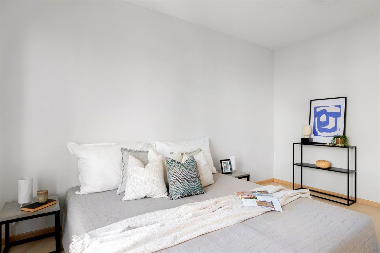 Et lyst og behagelig hovedsoverom.