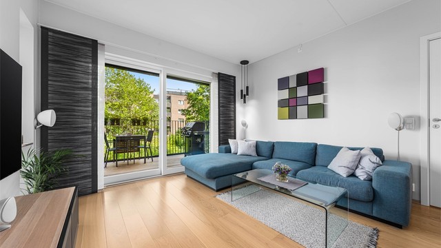 Oppvarming via radiatorer med vannbåren varme gir jevn og behagelig temperatur.