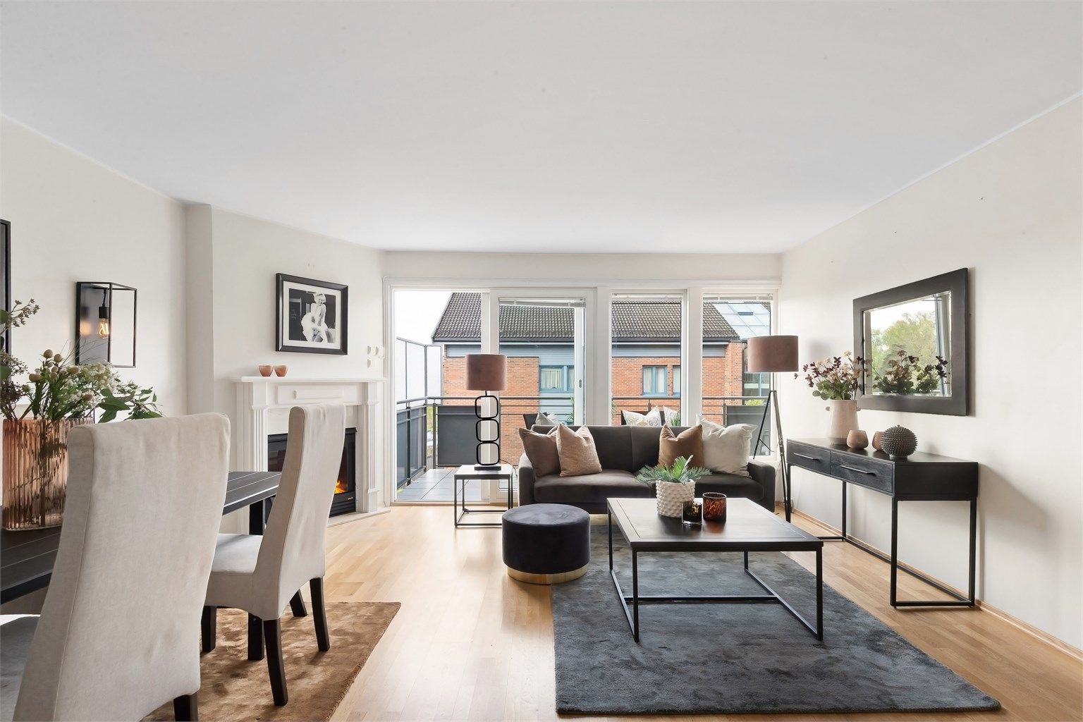 Leiligheten har en meget attraktiv beliggenhet med kun 2 minutters gåavstand til Bekkestua sentrum