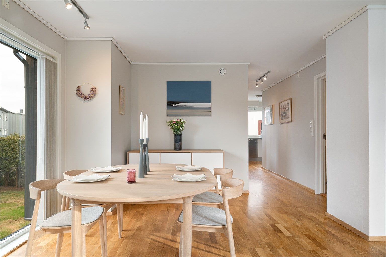 Separat stue - og kjøkkenløsning. 