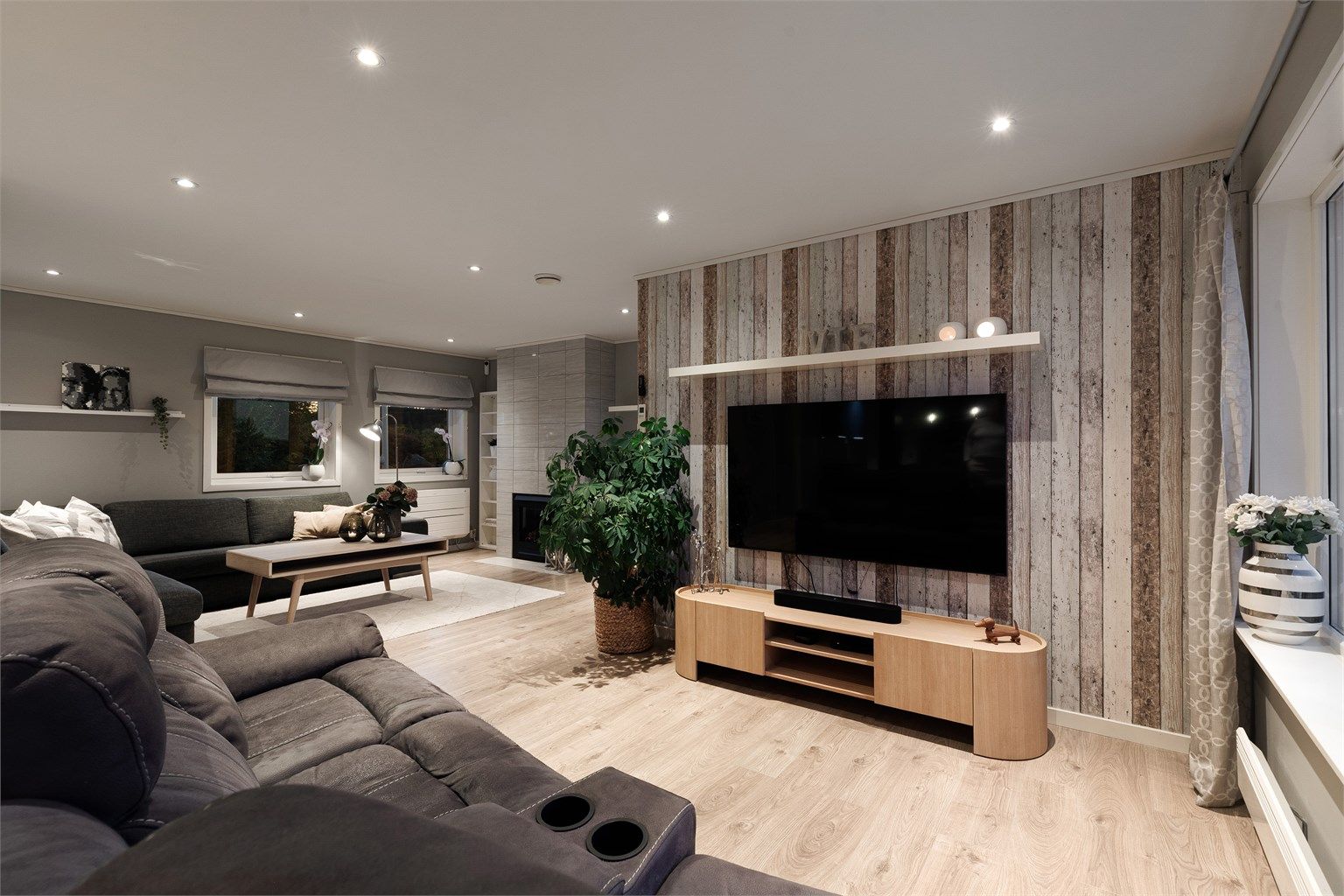 God plass til sofa og evt godstoler i stuen 