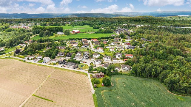 For barnefamilier er det gangavstand til både Heer skole og Heer barnehage.