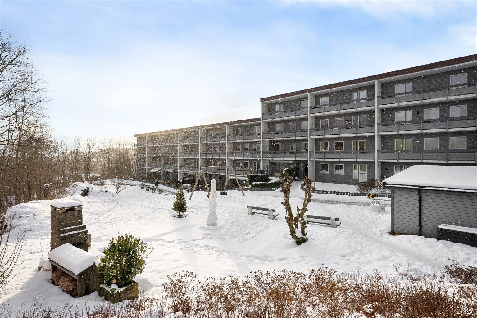 Dette er boligen for deg som ønsker å bo tett på naturen, men samtidig ønsker nærhet til gode servicefasiliteter på Bekkestua