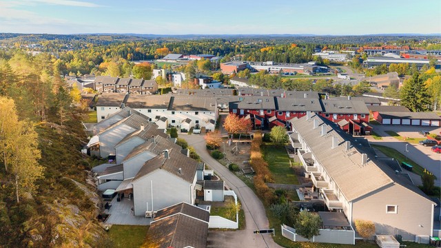 Bøleråsen byr på et etablert nabolag med kort vei til skoler, barnehager og marka.