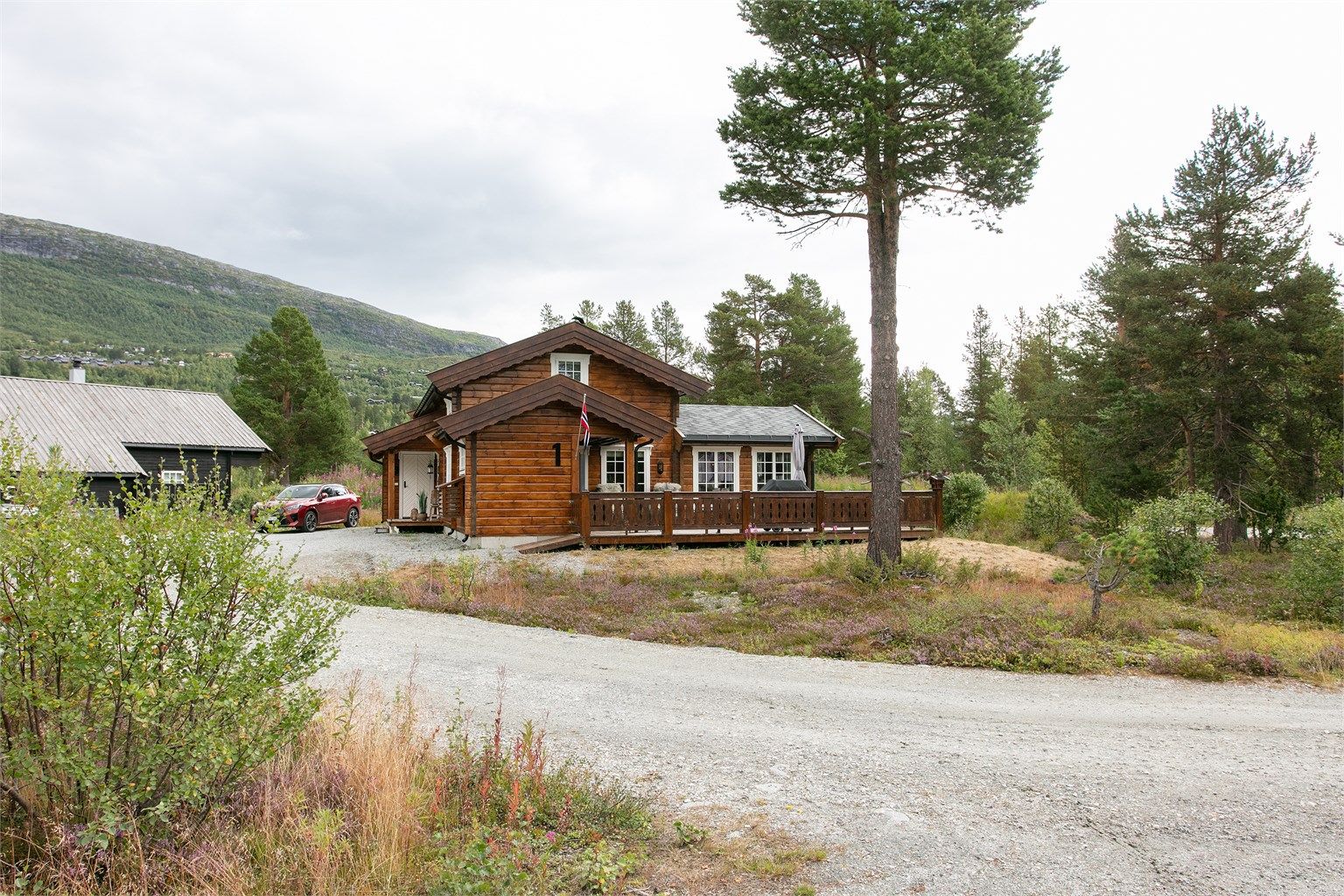 En velholdt og innbydende fritidseiendom i naturskjønne omgivelser.