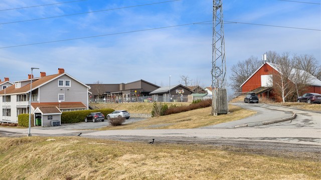 Østre Strøm Fus barnehage ligger kun to minutters gange fra boligen.