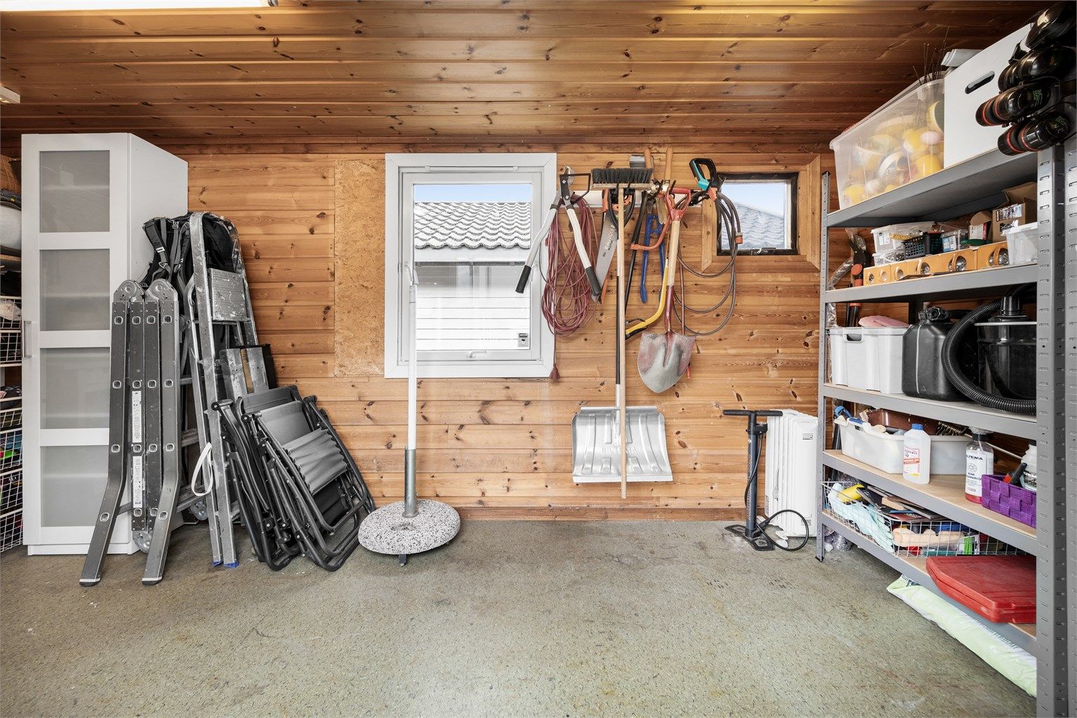 Frittstående utebod i hagen på 11 kvm med innlagt strøm