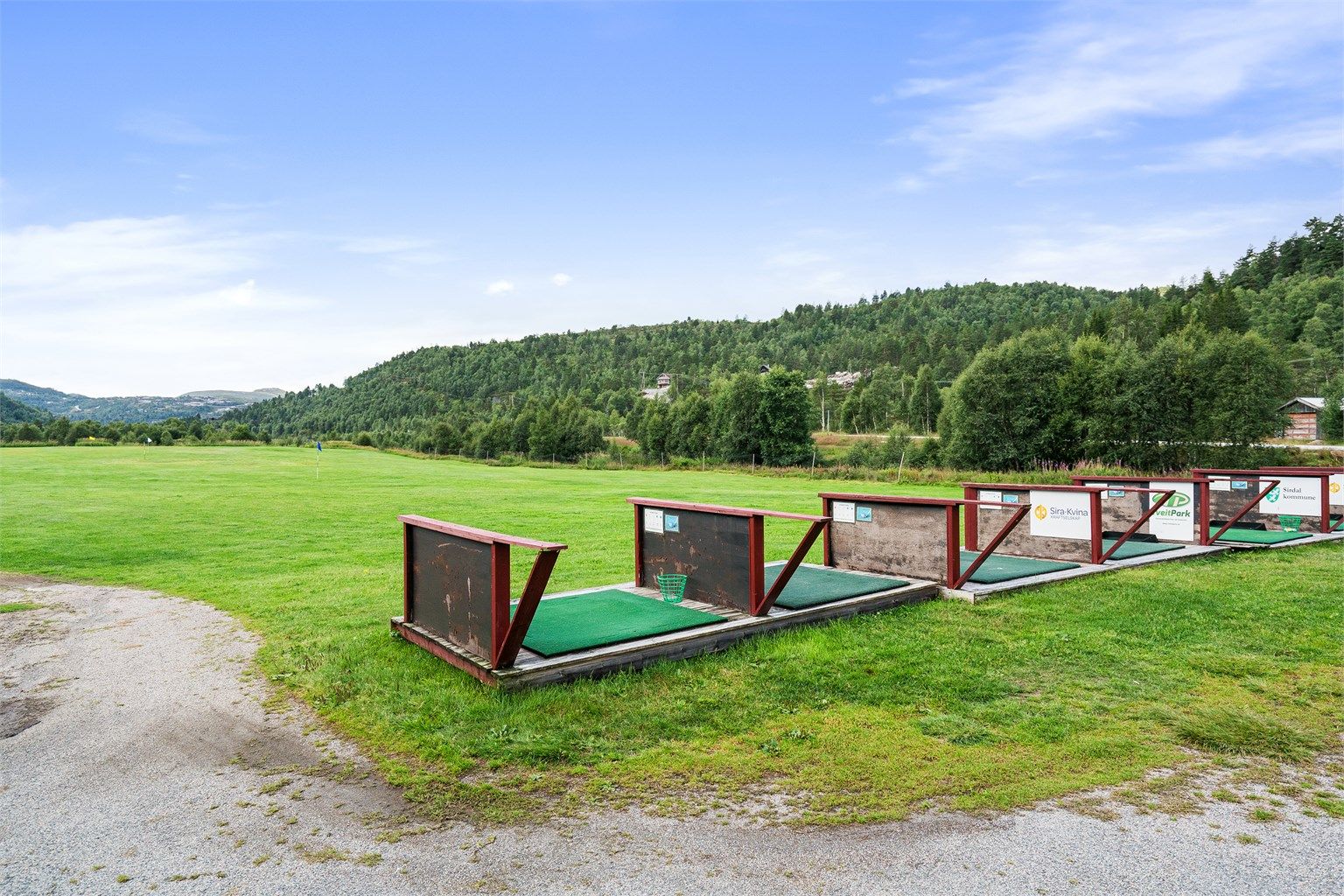 Sirdal Golfpark er et populært tilbud for golfentusiaster gjennom sommersesongen.