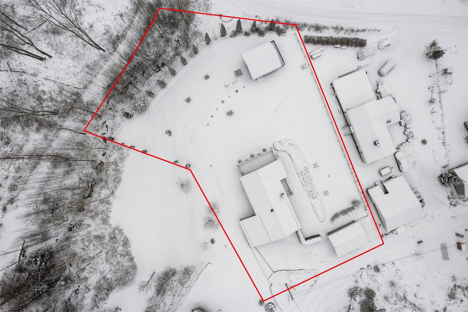 Ca skissert tomtegrense. Avvik kan forekomme