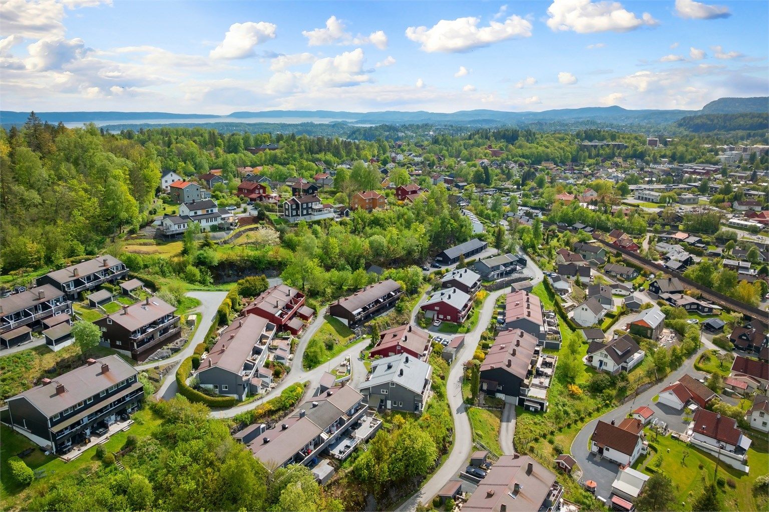 Panoramautsikt over Bærum og innover mot Oslofjorden.