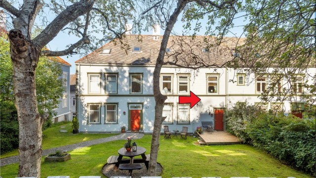 Krogsveen v/Cato Pedesen presenterer Øvre Møllenberg gate 62B - en lys og trivelig 2-romsleilighet over to plan med meget sentral og ettertraktet beliggenhet på Møllenberg!
Fotograf: Victor Kleive v/ Inbovi